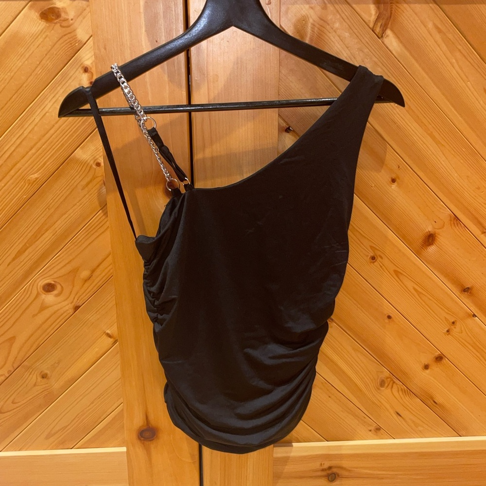 GUESS Tops - Picture 3 of 3